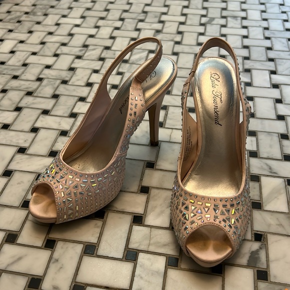 Cinderella slippers - Picture 1 of 4